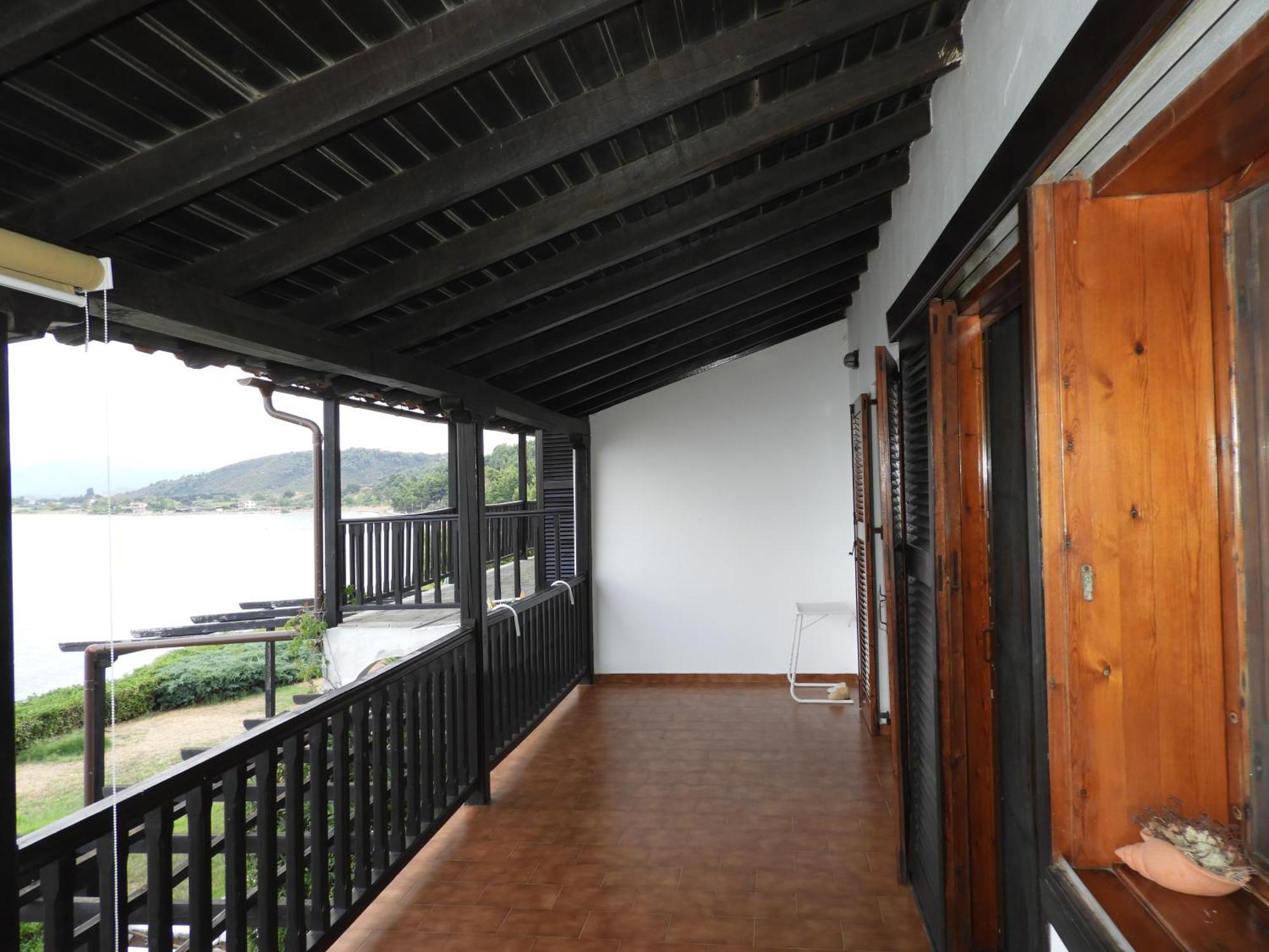 Sangue Blu Beachfront Villa Apartment อาโยส นิโกลาออส ภายนอก รูปภาพ
