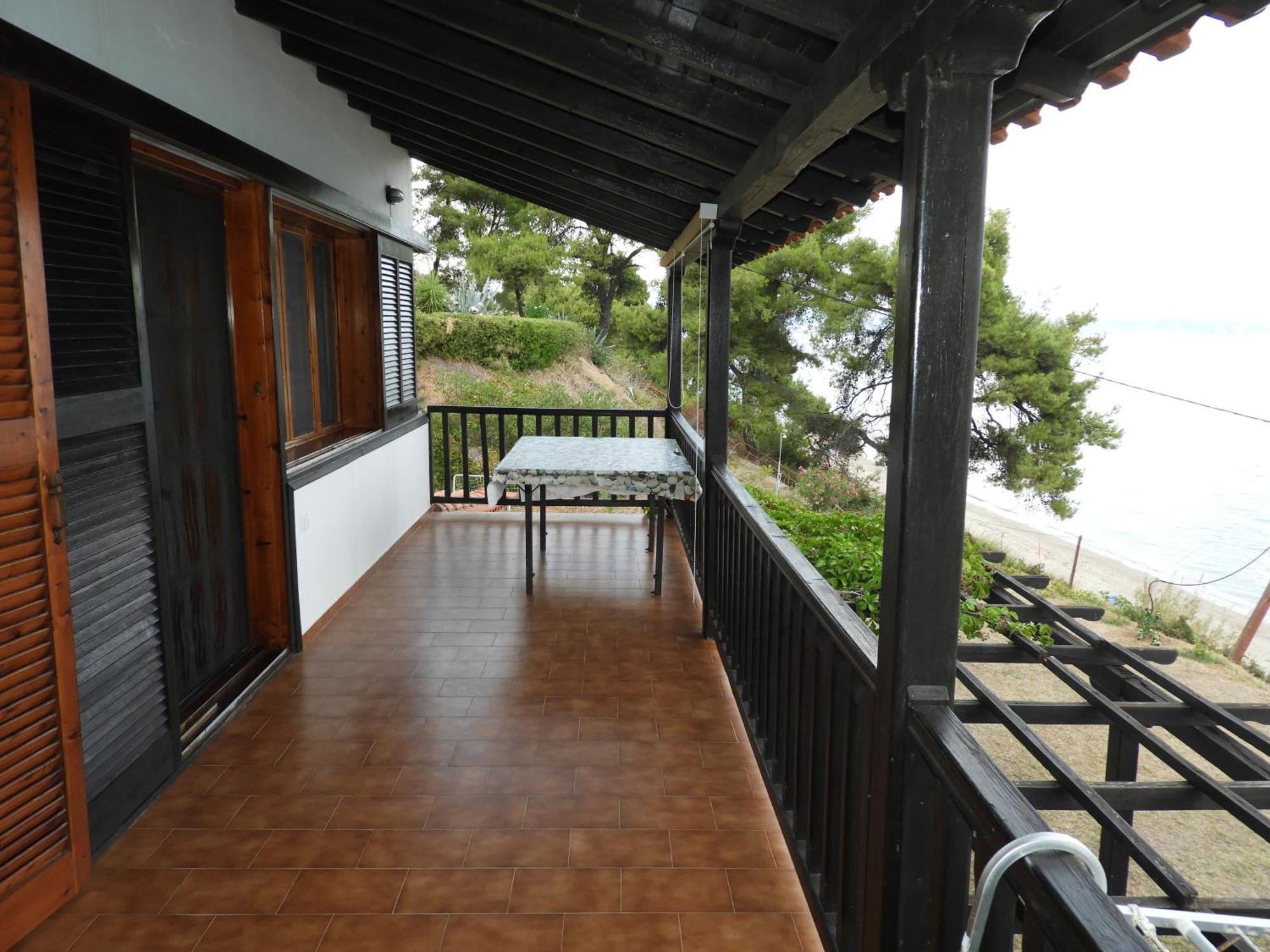 Sangue Blu Beachfront Villa Apartment อาโยส นิโกลาออส ภายนอก รูปภาพ