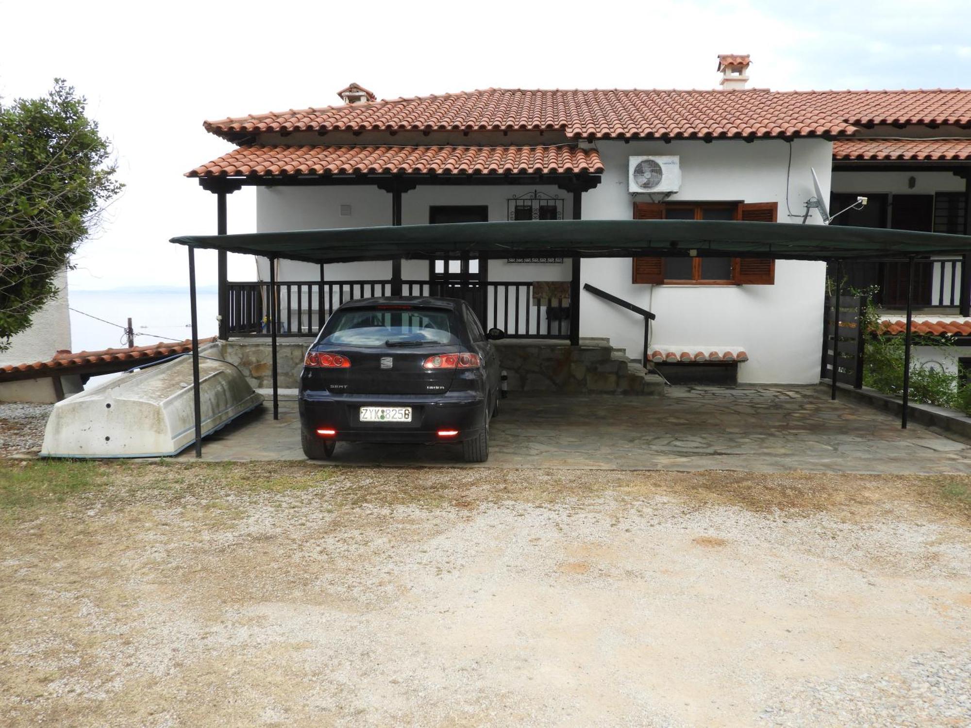 Sangue Blu Beachfront Villa Apartment อาโยส นิโกลาออส ภายนอก รูปภาพ