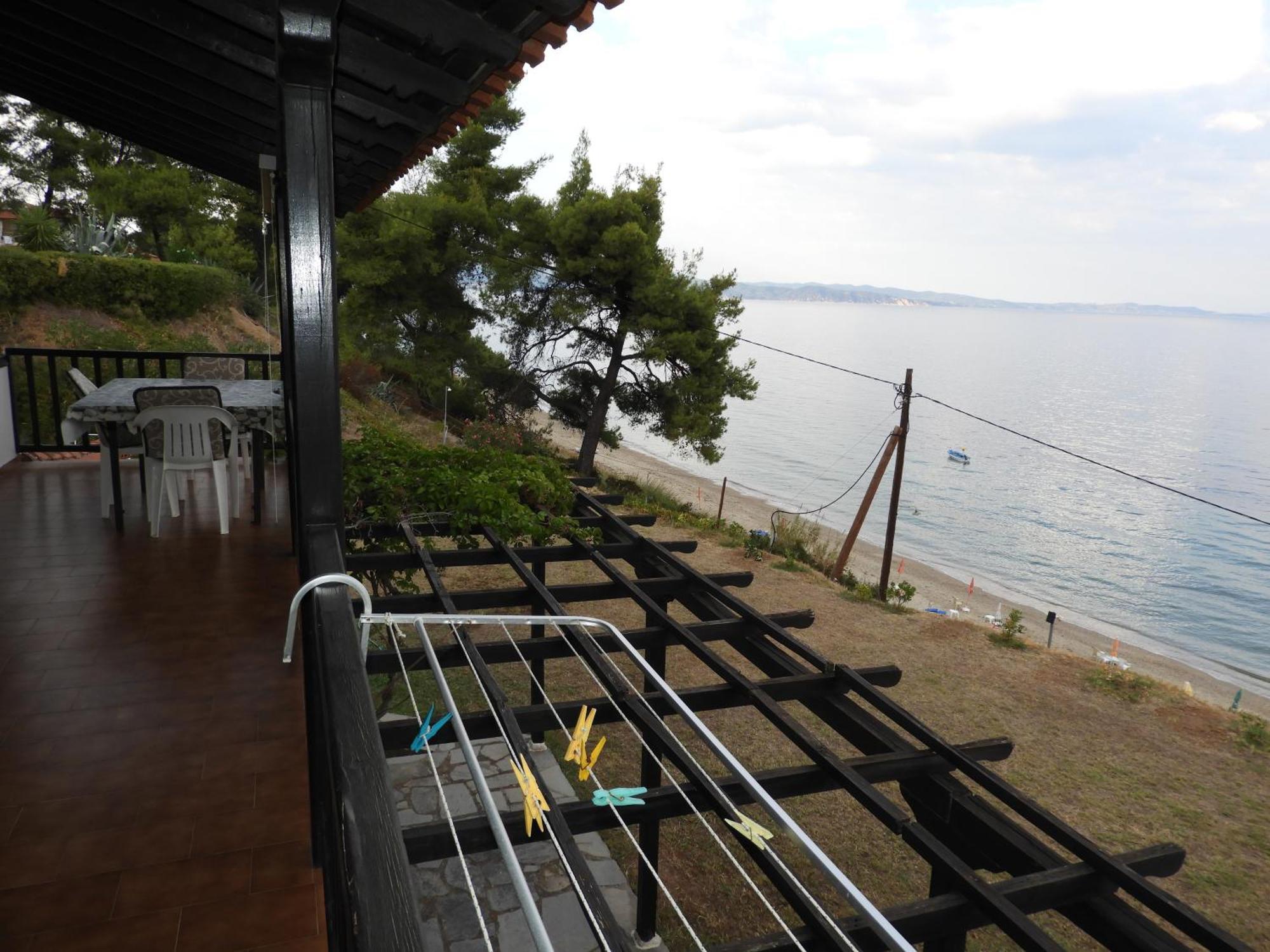 Sangue Blu Beachfront Villa Apartment อาโยส นิโกลาออส ภายนอก รูปภาพ