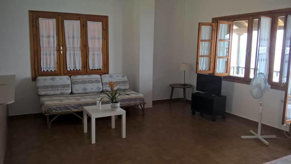 Sangue Blu Beachfront Villa Apartment อาโยส นิโกลาออส ภายนอก รูปภาพ