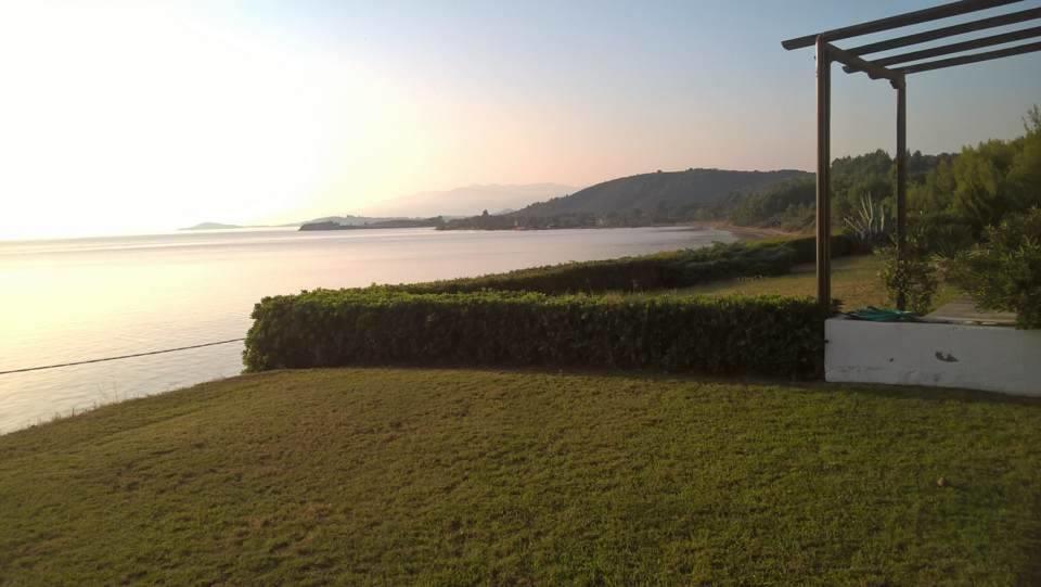 Sangue Blu Beachfront Villa Apartment อาโยส นิโกลาออส ภายนอก รูปภาพ