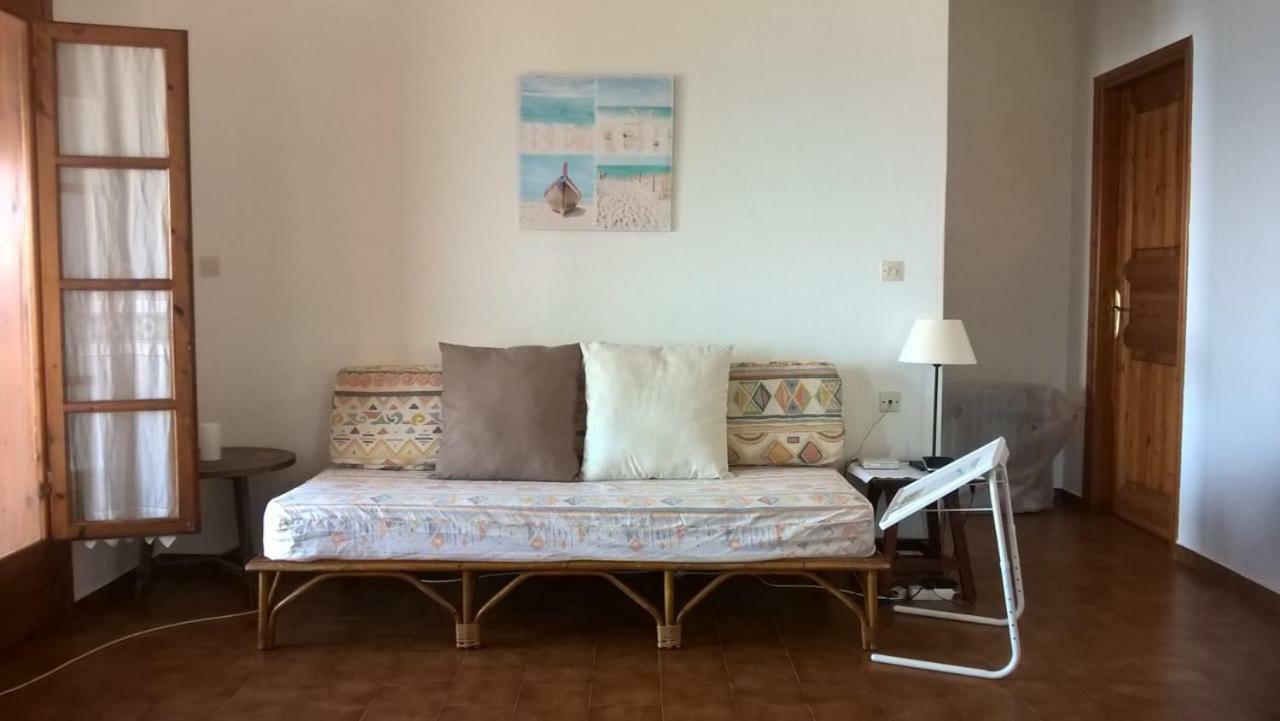 Sangue Blu Beachfront Villa Apartment อาโยส นิโกลาออส ภายนอก รูปภาพ