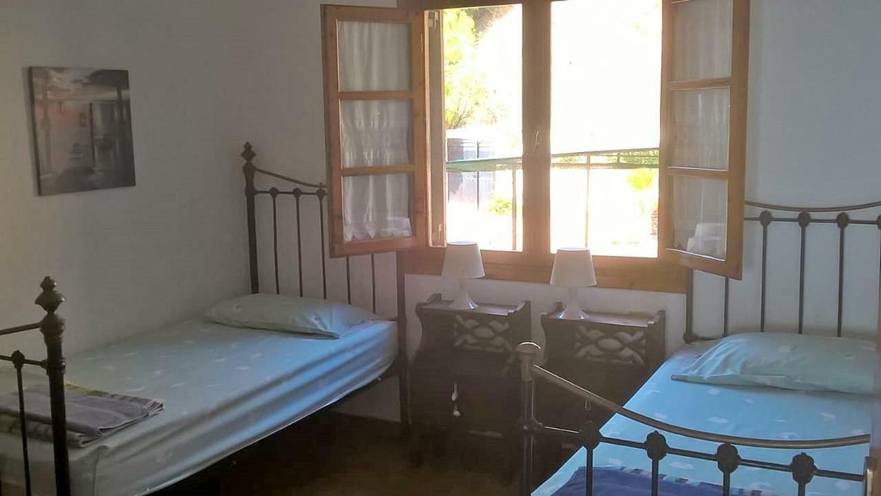 Sangue Blu Beachfront Villa Apartment อาโยส นิโกลาออส ภายนอก รูปภาพ